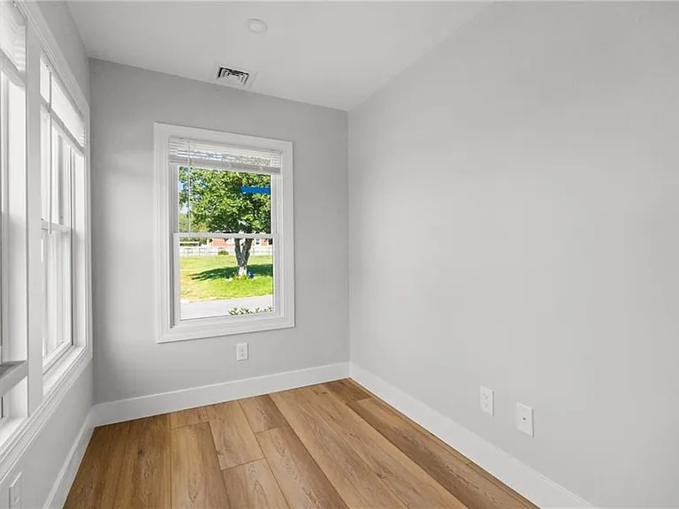 51 Pine St — Photo 13
