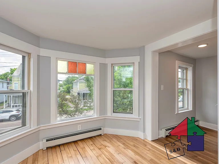 166 N Winooski Ave — Photo 9