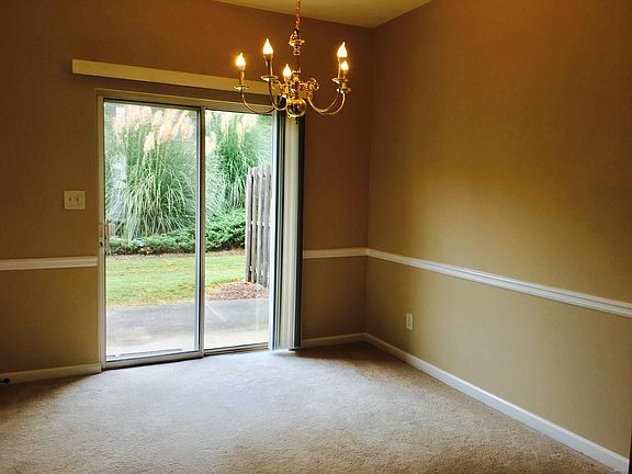 2nd image of 658 Kenridge Dr