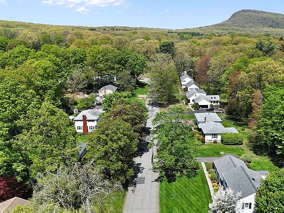 2nd image of 55 Longfellow Rd