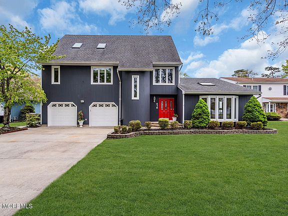 3rd image of 418 Mamie Court