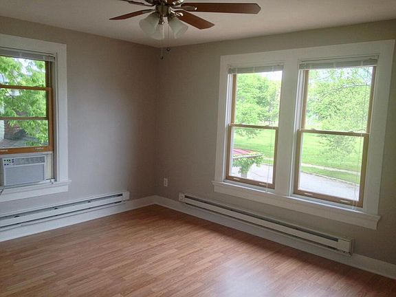 4th image of 714 Brown St APT B