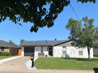 1505 S Cedar St, Perryton, TX 79070