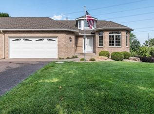 3009 Highpointe Curv, Roseville, MN 55113