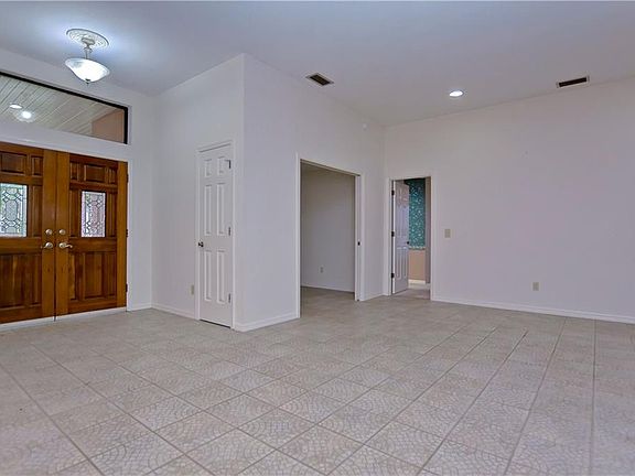 5th image of 3810 Cliffdale Dr
