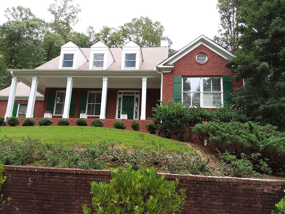 1st image of 2462 Glen Oaks Ct