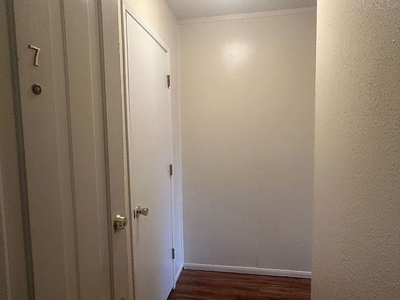 2nd image of 914 7th St Suite 7