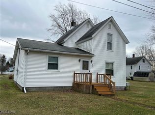 404 Viaduct St, Conneaut, OH 44030