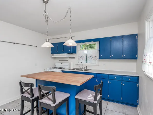 3102 Wayne Rd, Louisville, KY 40216