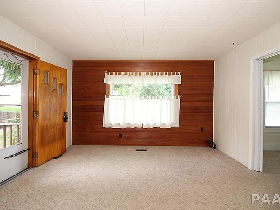 5th image of 208 E Lincoln St #75