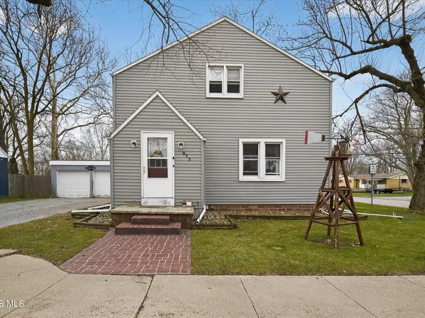 613 W Jackson St, West Unity, OH 43570