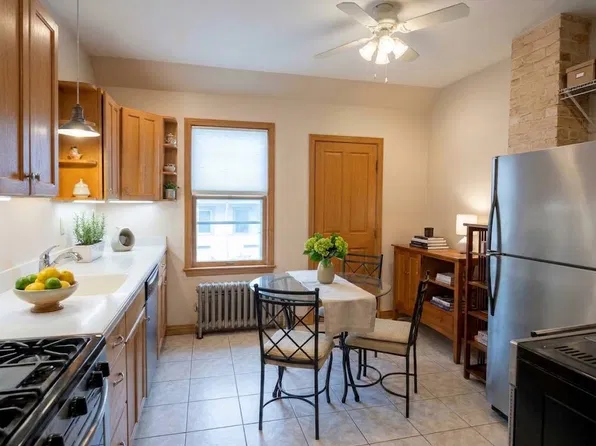 12 Swan Pl, Arlington, MA