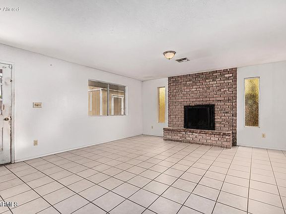 5th image of 3631 W MYRTLE Avenue