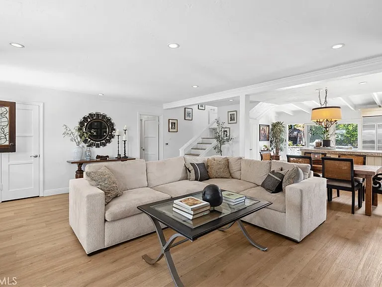 540 De Anza Dr — Photo 4