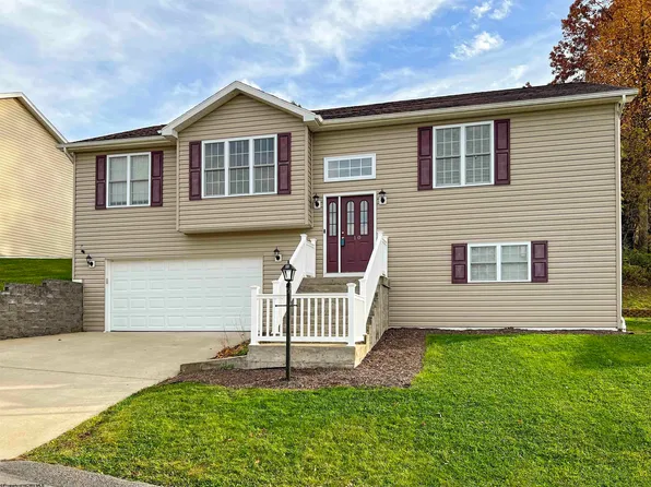 10 Eastern Trail Dr, Morgantown, WV 26508