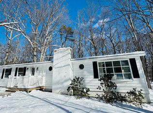 130 Cottonwood Ct, Milford, PA 18337