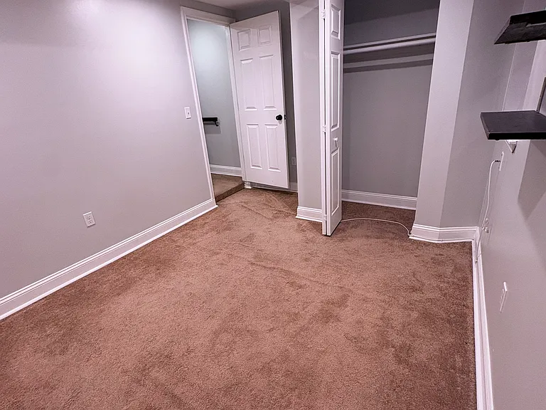 1008 W Cross St — Photo 12