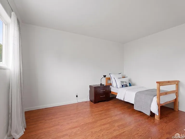 3421 Roosevelt Ave — Photo 14
