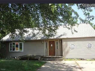 2444 Perry Dr SW, Canton, OH 44706