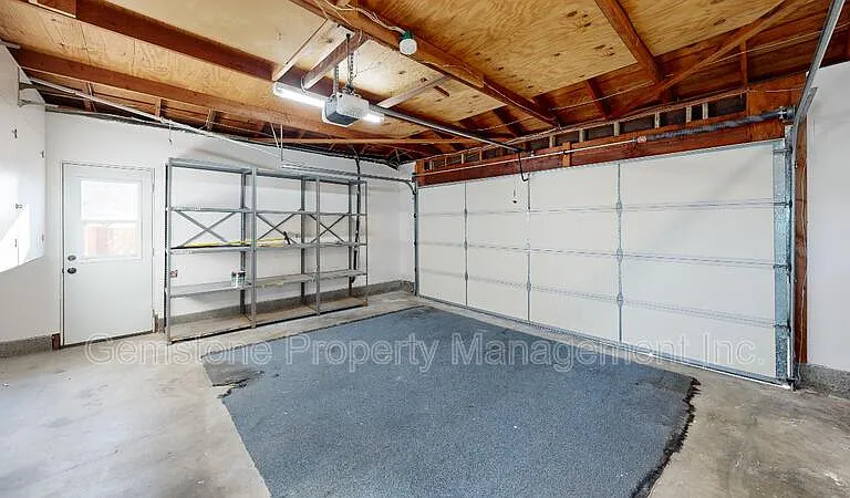 2544 Cornwall St — Photo 24