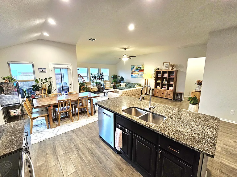 3521 Tahiti Ln — Photo 13