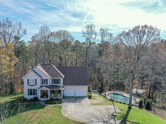 2nd image of 123 Tara Dr