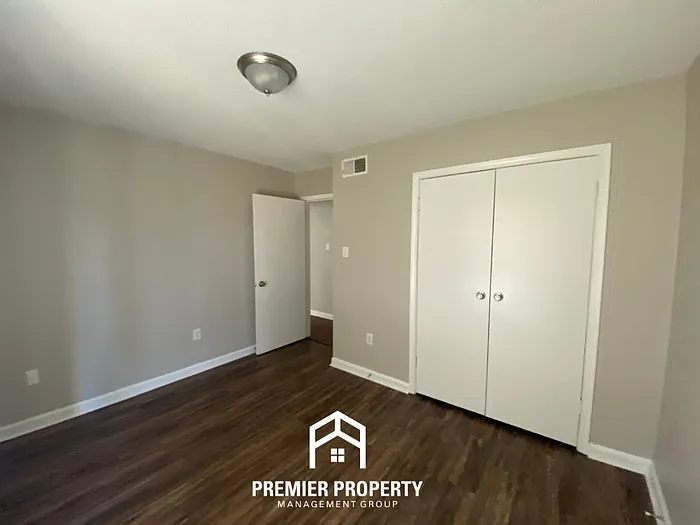 4040 Sandburg St — Photo 19