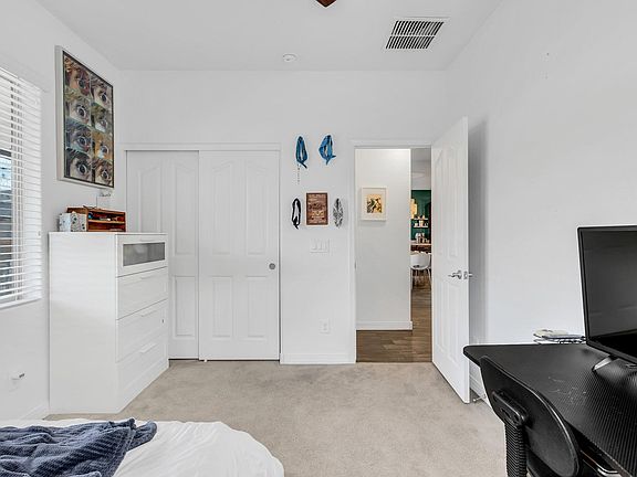 2nd image of 330 E Red Mesa Trl
