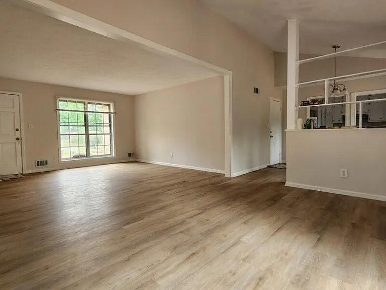 1453 Allison Ct — Photo 4