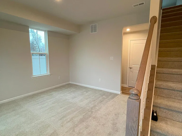 2 Sidney Ln — Photo 7