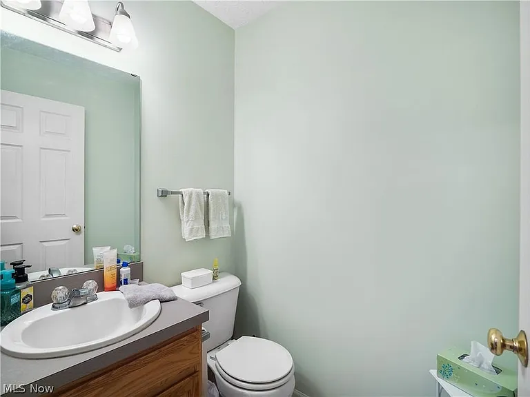 380 Angela Ln #380 — Photo 9