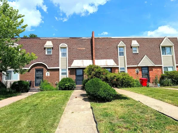 900 SW Kingscross Rd APT B, Blue Springs, MO 64014