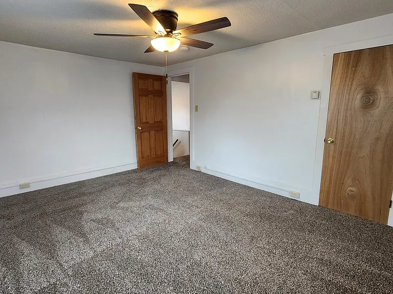 540 W 3rd St #B — Photo 13