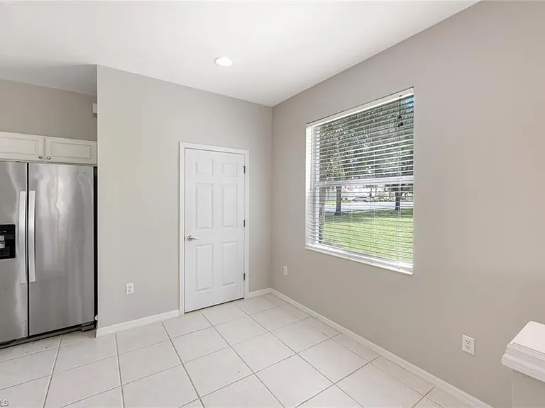 1088 Oxford Ln #48 — Photo 8
