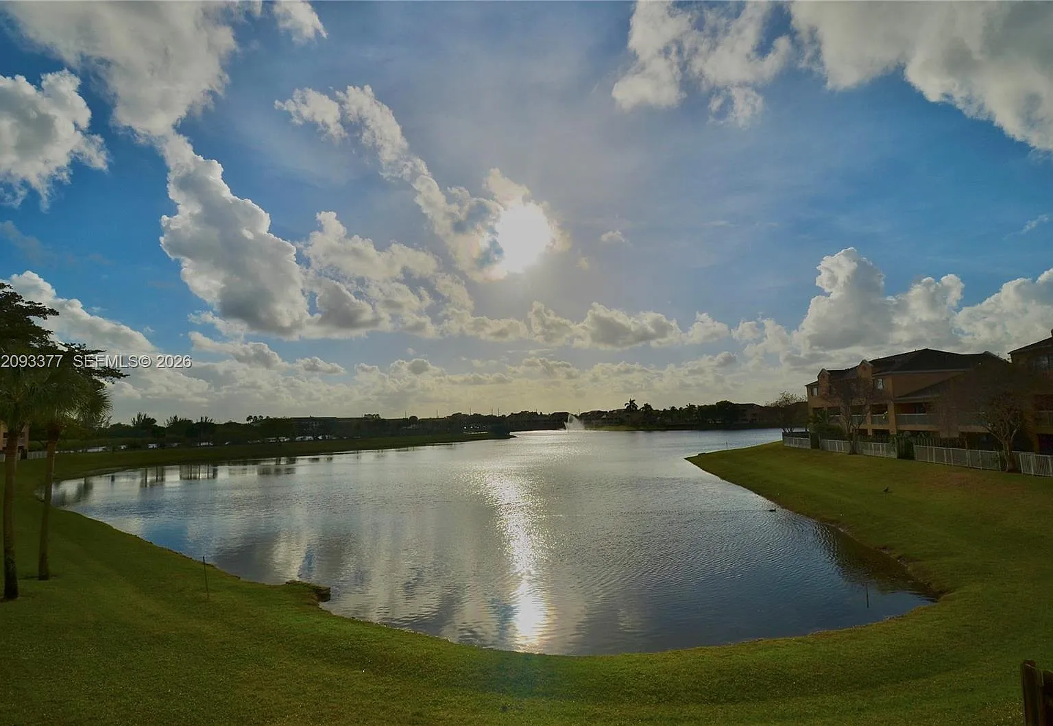 Villas At Lakeview Condo — Photo 3