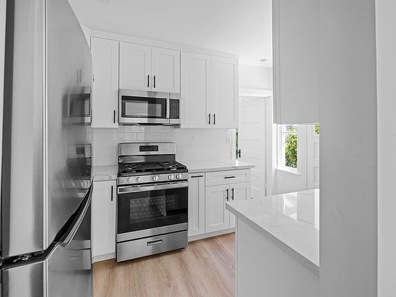 2nd image of 3971 Georgia St