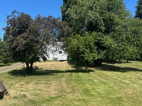 122 NE 4th St, Willamina, OR 97396