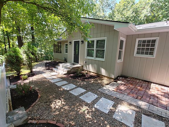 3rd image of 3216 Bunker Hill Dr
