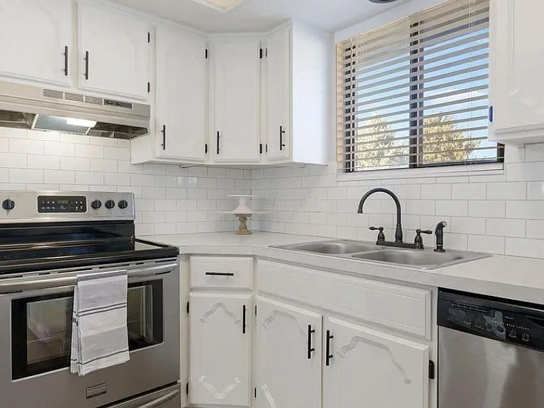 5655 Village Way — Photo 3