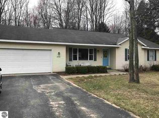 8370 Aimee Ln, Lake Ann, MI 49650