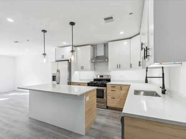 304-2 Sumner St, Boston, MA 02128