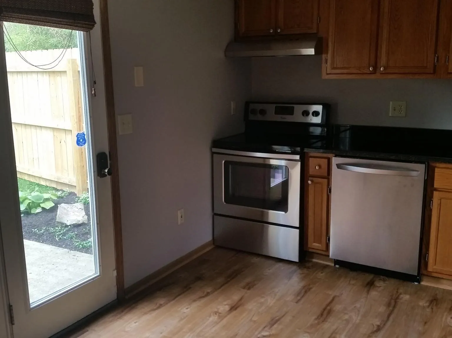 2 bed, 968 sqft, $1,695 — Photo 2
