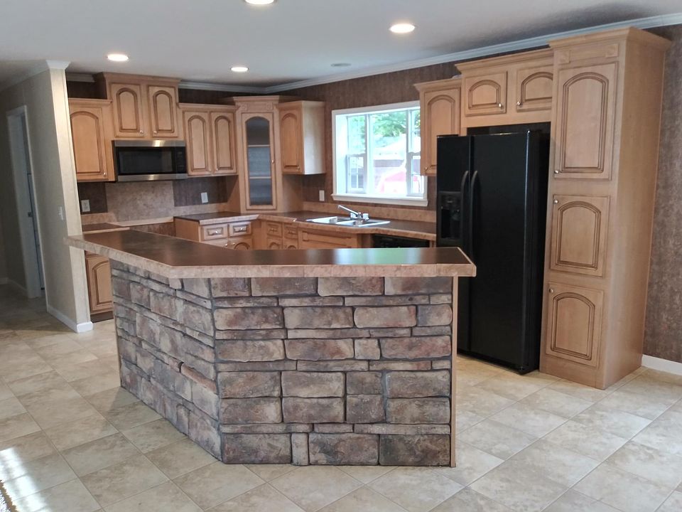 2nd image of 4043 Tower View Dr