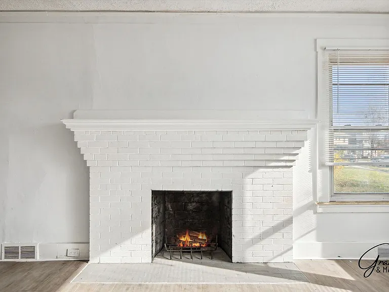 64 Glendale St — Photo 5
