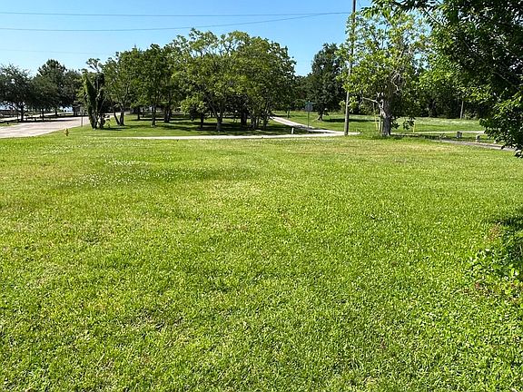 5th image of 3032 Race Track Rd