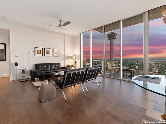 2nd image of 610 E Market #2905