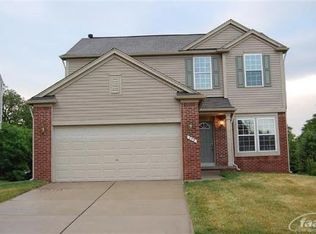 453 Otter Run Rd, Holly, MI 48442