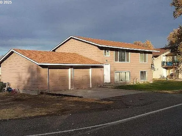 704 SW Wilson Ln, Boardman, OR 97818