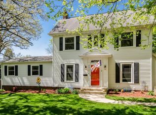 551 Knollwood Dr SE, Cedar Rapids, IA 52403