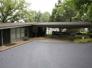 13434 E Sunrise Lake Dr, De Soto, MO 63020